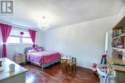 38 Canadian Oaks Drive, Whitby, ON - Indoor Photo Showing Bedroom