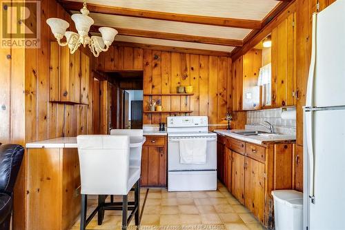 1620 Tilton Line, Wheatley, ON - Indoor Photo Showing Kitchen