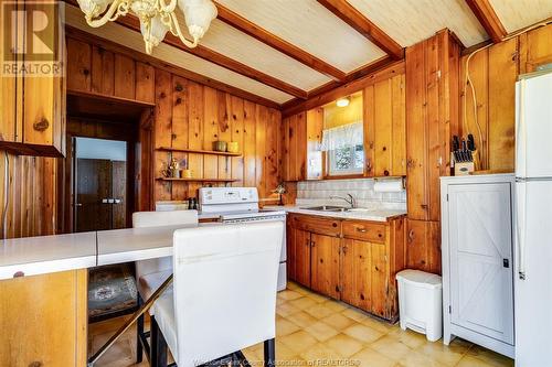 1620 Tilton Line, Wheatley, ON - Indoor Photo Showing Kitchen With Double Sink