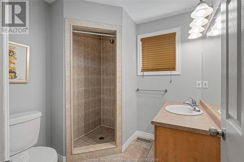 11448 Timber Bay Crescent, Windsor, ON - Indoor Photo Showing Bathroom