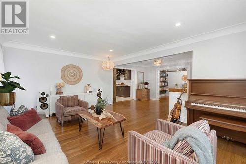 3505 Maisonneuve, Windsor, ON - Indoor Photo Showing Living Room