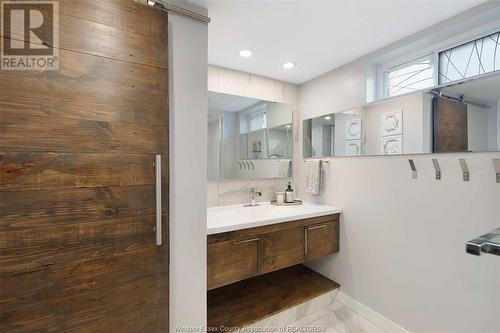 3505 Maisonneuve, Windsor, ON - Indoor Photo Showing Bathroom