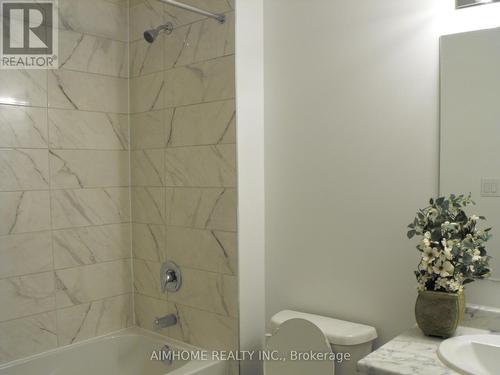 21 Calloway Way, Whitby, ON - Indoor Photo Showing Bathroom