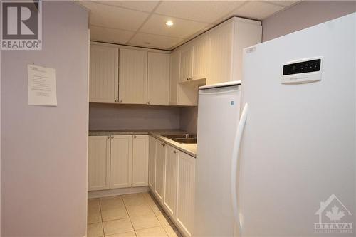 1659 Nordic Way, Ottawa, ON - Indoor Photo Showing Kitchen With Double Sink