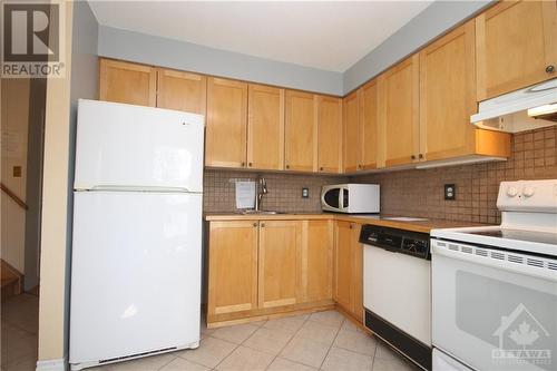 1659 Nordic Way, Ottawa, ON - Indoor Photo Showing Kitchen