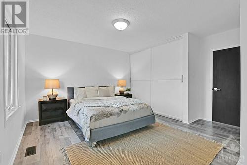 2123 Grafton Crescent, Ottawa, ON - Indoor Photo Showing Bedroom