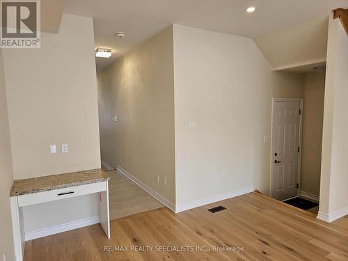 2080 Coppenwood   Common, Burlington, ON - Indoor Photo Showing Other Room