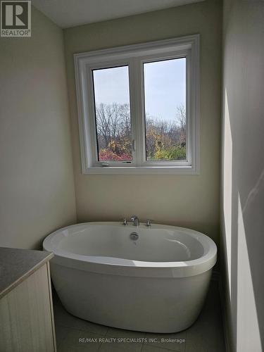 2080 Coppenwood   Common, Burlington, ON - Indoor Photo Showing Bathroom