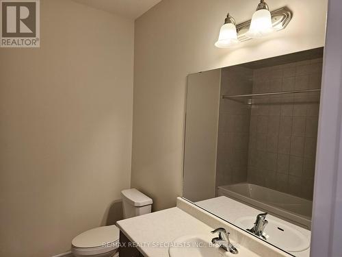 2080 Coppenwood   Common, Burlington, ON - Indoor Photo Showing Bathroom