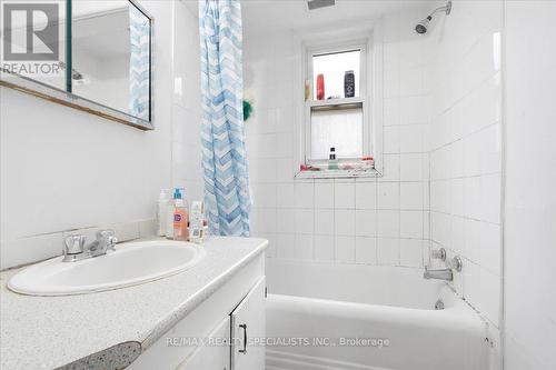 83 Haddon Avenue S, Hamilton, ON - Indoor Photo Showing Bathroom