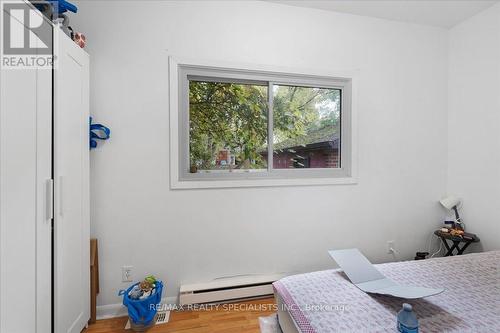 83 Haddon Avenue S, Hamilton, ON - Indoor Photo Showing Bedroom