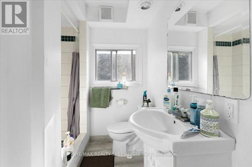 83 Haddon Avenue S, Hamilton, ON - Indoor Photo Showing Bathroom