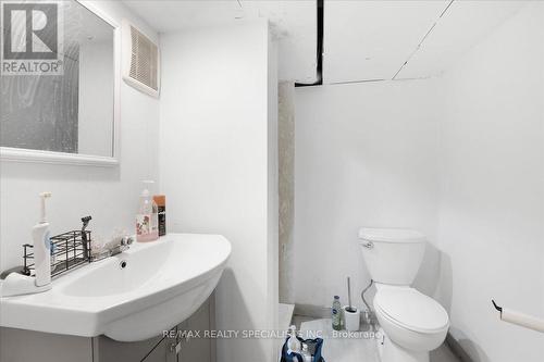 83 Haddon Avenue S, Hamilton, ON - Indoor Photo Showing Bathroom