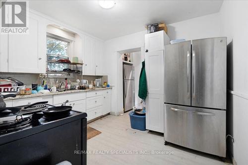 83 Haddon Avenue S, Hamilton, ON - Indoor Photo Showing Kitchen