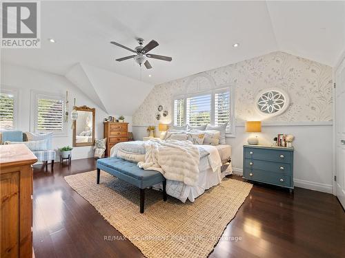 37 Maple Avenue, Hamilton, ON - Indoor Photo Showing Bedroom