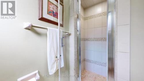 6 Princip Street, Hamilton, ON - Indoor Photo Showing Bathroom