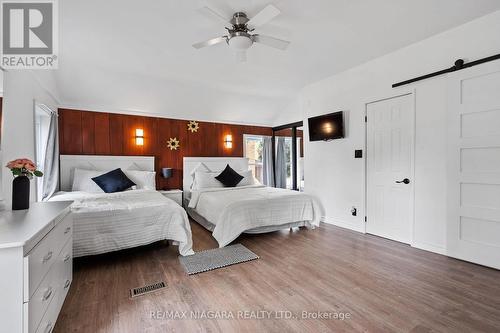 6525 O'Neil Street, Niagara Falls, ON - Indoor Photo Showing Bedroom