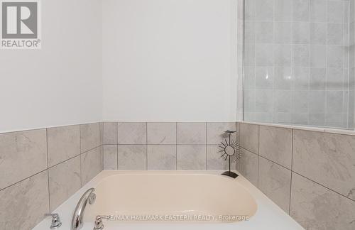 9 - 279 Danzatore Path, Oshawa (Windfields), ON - Indoor Photo Showing Bathroom