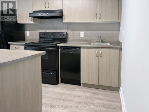 221 - 132 Berkeley Street, Toronto, ON - Indoor Photo Showing Kitchen