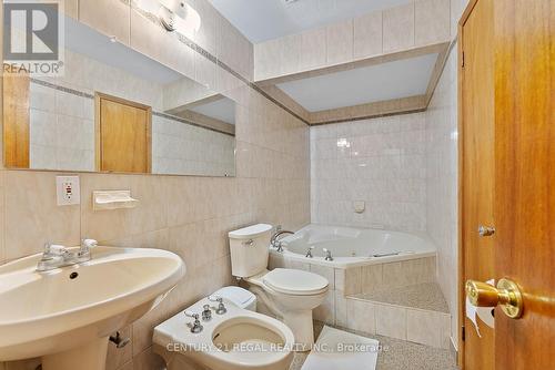 248 Fairglen Avenue, Toronto, ON - Indoor Photo Showing Bathroom