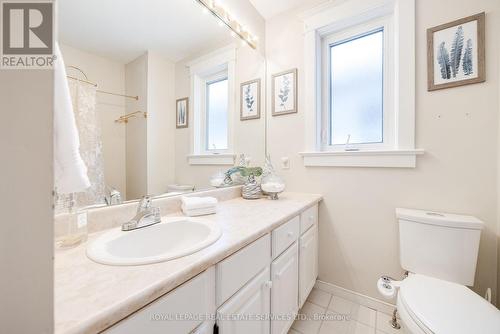 408 Milverton Boulevard, Toronto, ON - Indoor Photo Showing Bathroom