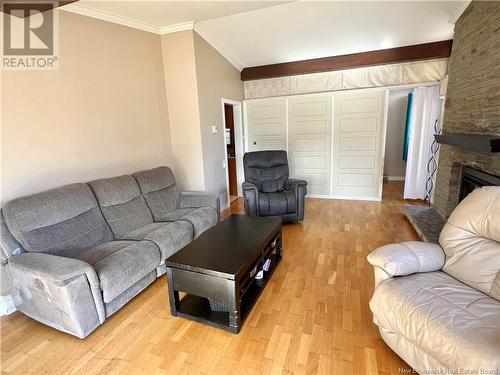 1060 Vanier Boulevard, Bathurst, NB - Indoor Photo Showing Living Room