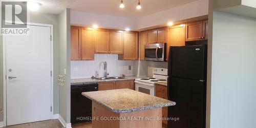 632 - 33 Cox Boulevard, Markham, ON - Indoor Photo Showing Kitchen With Double Sink