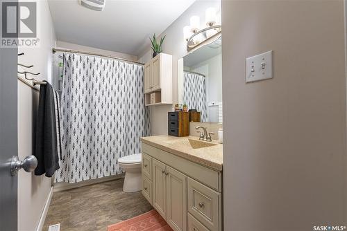 8917 17Th Avenue, North Battleford, SK - Indoor Photo Showing Bathroom