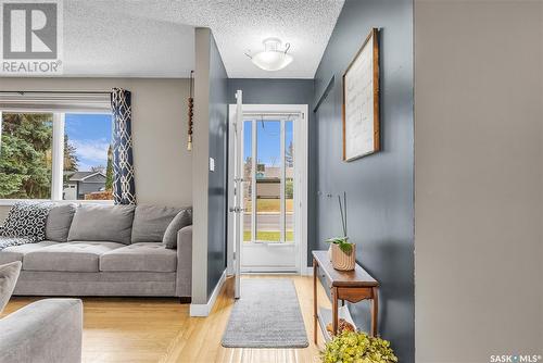 8917 17Th Avenue, North Battleford, SK - Indoor Photo Showing Living Room