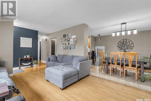 8917 17Th Avenue, North Battleford, SK - Indoor Photo Showing Living Room