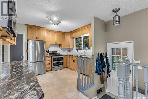 8917 17Th Avenue, North Battleford, SK - Indoor Photo Showing Kitchen With Stainless Steel Kitchen