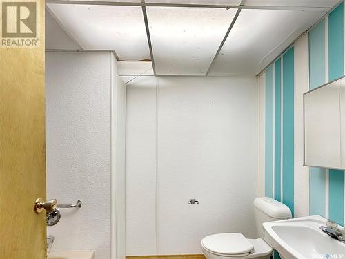 234 Hudson Avenue, Fort Qu'Appelle, SK - Indoor Photo Showing Bathroom