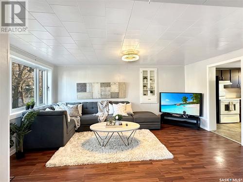 234 Hudson Avenue, Fort Qu'Appelle, SK - Indoor Photo Showing Living Room