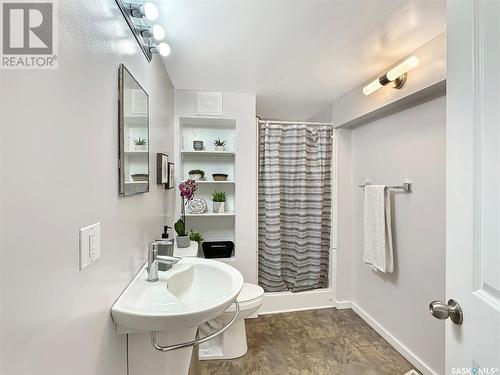 234 Hudson Avenue, Fort Qu'Appelle, SK - Indoor Photo Showing Bathroom