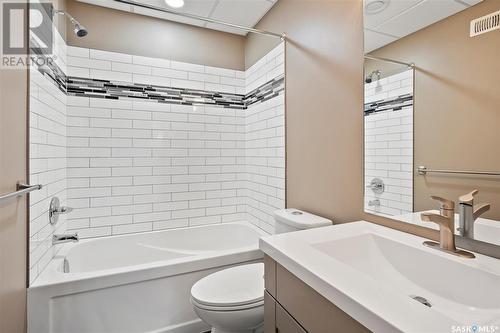 102 Balman Court, Waldheim, SK - Indoor Photo Showing Bathroom