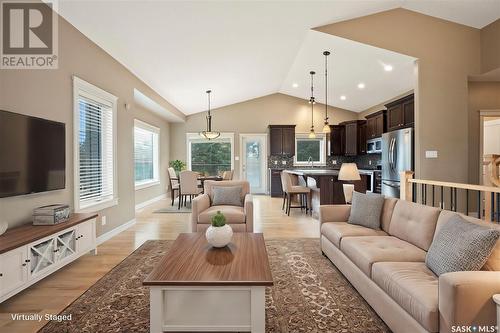 102 Balman Court, Waldheim, SK - Indoor Photo Showing Living Room