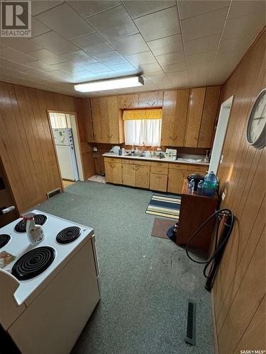 122 Monk Street, Govan, SK - Indoor Photo Showing Kitchen