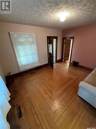 122 Monk Street, Govan, SK - Indoor