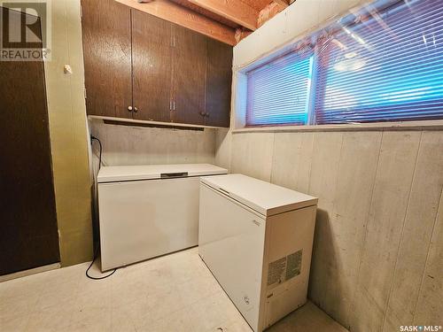 2128 101St Crescent, North Battleford, SK - Indoor Photo Showing Laundry Room