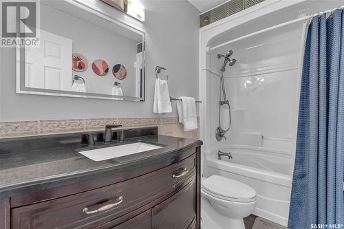 7118 Lawrence Drive, Regina, SK - Indoor Photo Showing Bathroom