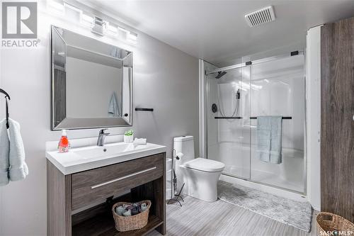 7118 Lawrence Drive, Regina, SK - Indoor Photo Showing Bathroom