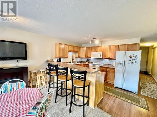 1205 Riverside Avenue Unit# 4, Sicamous, BC - Indoor Photo Showing Kitchen