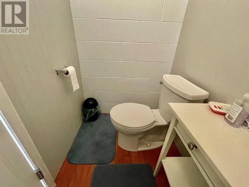 1205 Riverside Avenue Unit# 4, Sicamous, BC - Indoor Photo Showing Bathroom