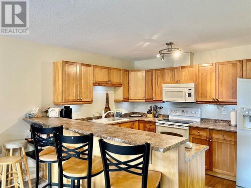 1205 Riverside Avenue Unit# 4, Sicamous, BC - Indoor Photo Showing Kitchen