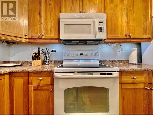 1205 Riverside Avenue Unit# 4, Sicamous, BC - Indoor Photo Showing Kitchen