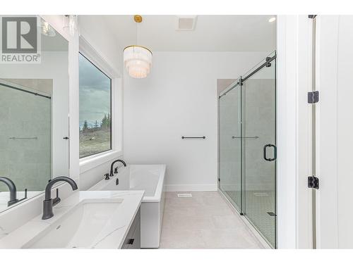 2506 Highlands Drive, Blind Bay, BC - Indoor Photo Showing Bathroom