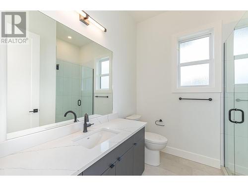 2506 Highlands Drive, Blind Bay, BC - Indoor Photo Showing Bathroom