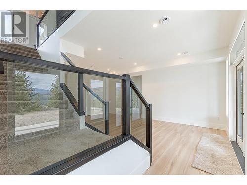 2506 Highlands Drive, Blind Bay, BC - Indoor Photo Showing Other Room