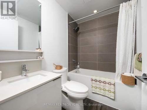 1503 - 898 Portage Parkway, Vaughan, ON - Indoor Photo Showing Bathroom