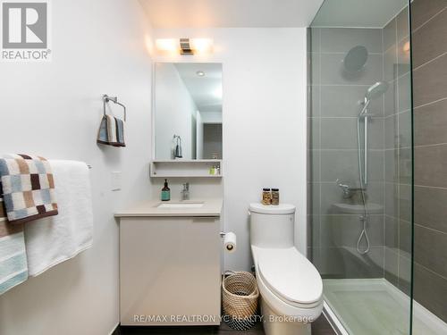 1503 - 898 Portage Parkway, Vaughan, ON - Indoor Photo Showing Bathroom